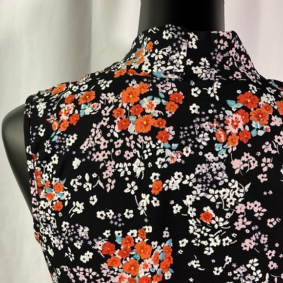 NWT By Design Black Multicolor May Bloom Floral Print Sleeveless V-Neck Blouse - Picture 11 of 16